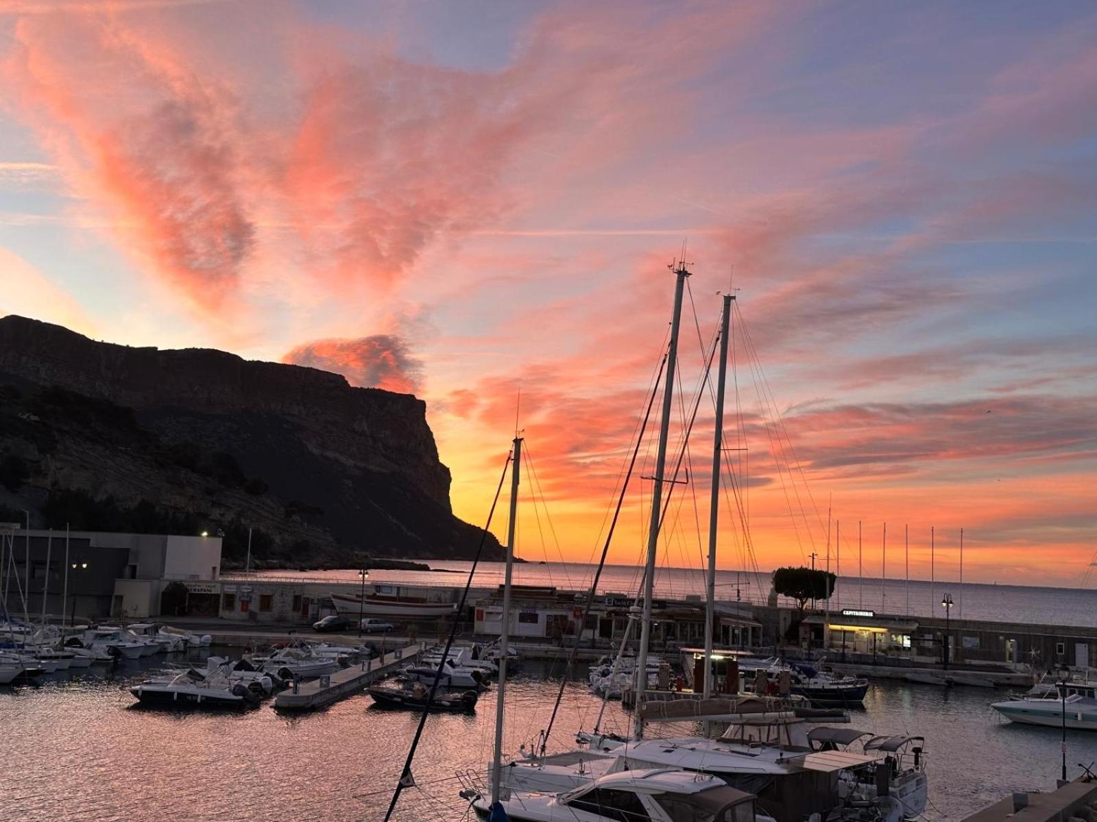 Cassis, Le Grand Bleu, Triplex Vue Mer, Port Plage 10Mn A Pieds Экстерьер фото